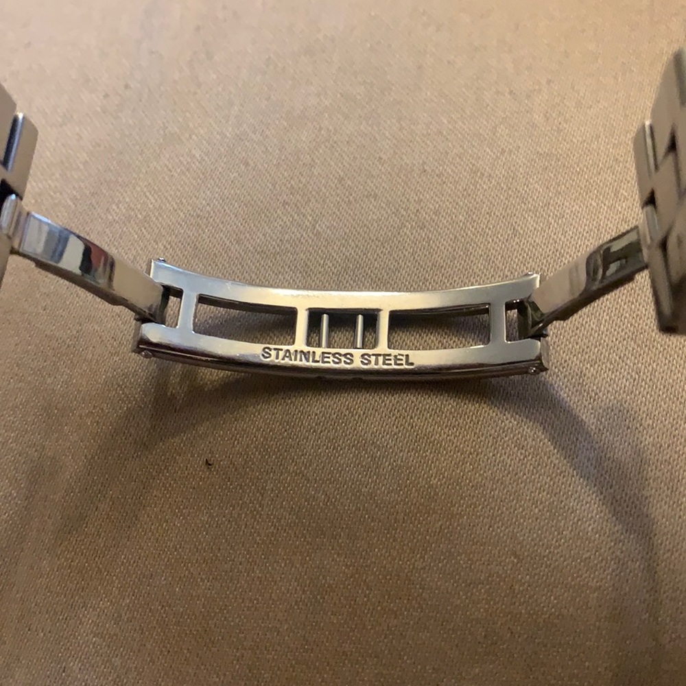 Swi Ladies Watch View 4